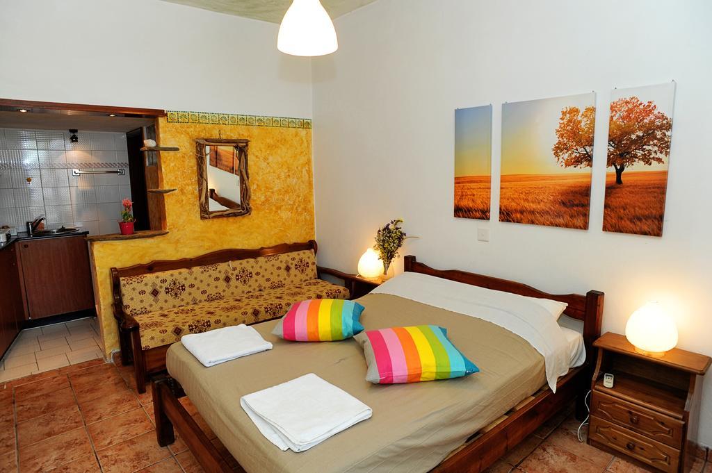 Pansion Andreas Apartamento Tínos Habitación foto